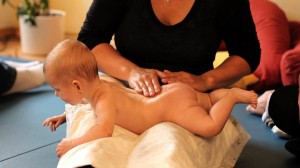 Die Wirkung der Babymassage
